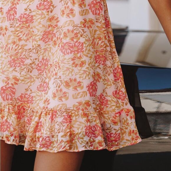 Selfie Leslie Sally Angel Sleeve Open Back Dress Floral Print Pink - Picture 4 of 16